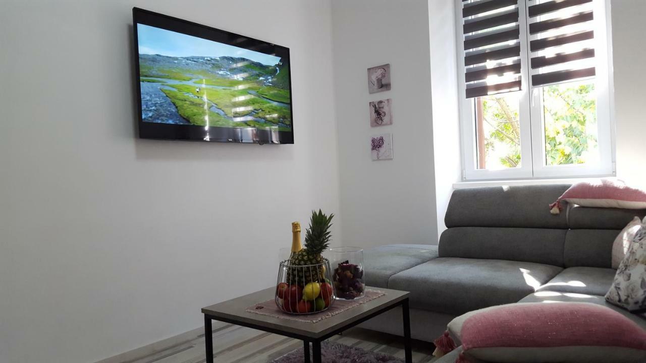Apartment Imperia *** Пула Екстер'єр фото